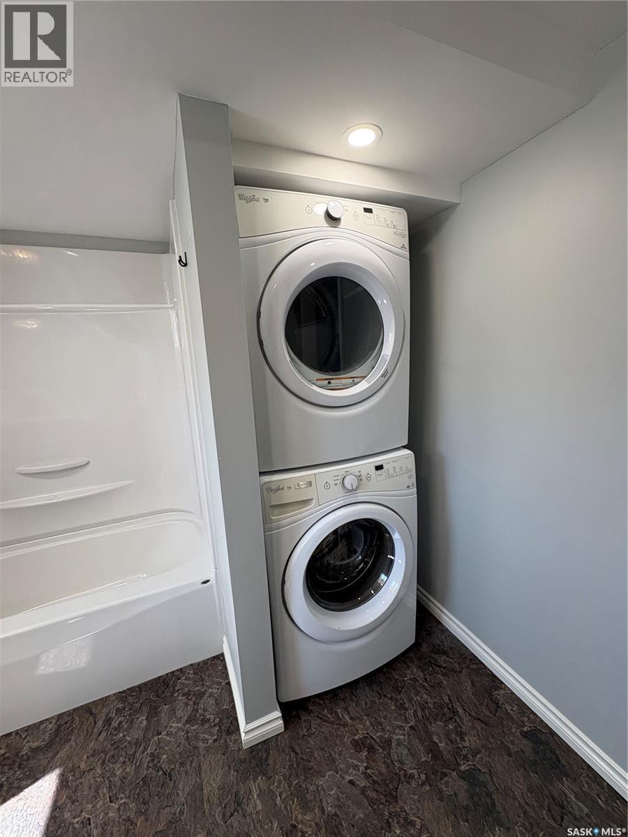 401 2Nd Avenue N, Rose Valley, SK - Indoor Photo Showing Laundry Room