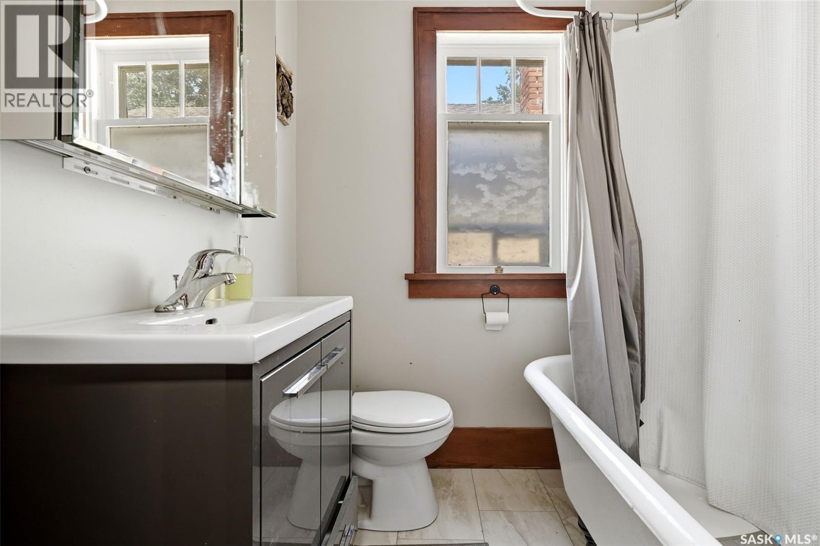 1555 Retallack Street, Regina, SK - Indoor Photo Showing Bathroom