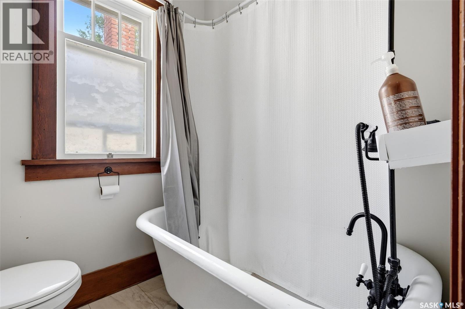 1555 Retallack Street, Regina, SK - Indoor Photo Showing Bathroom