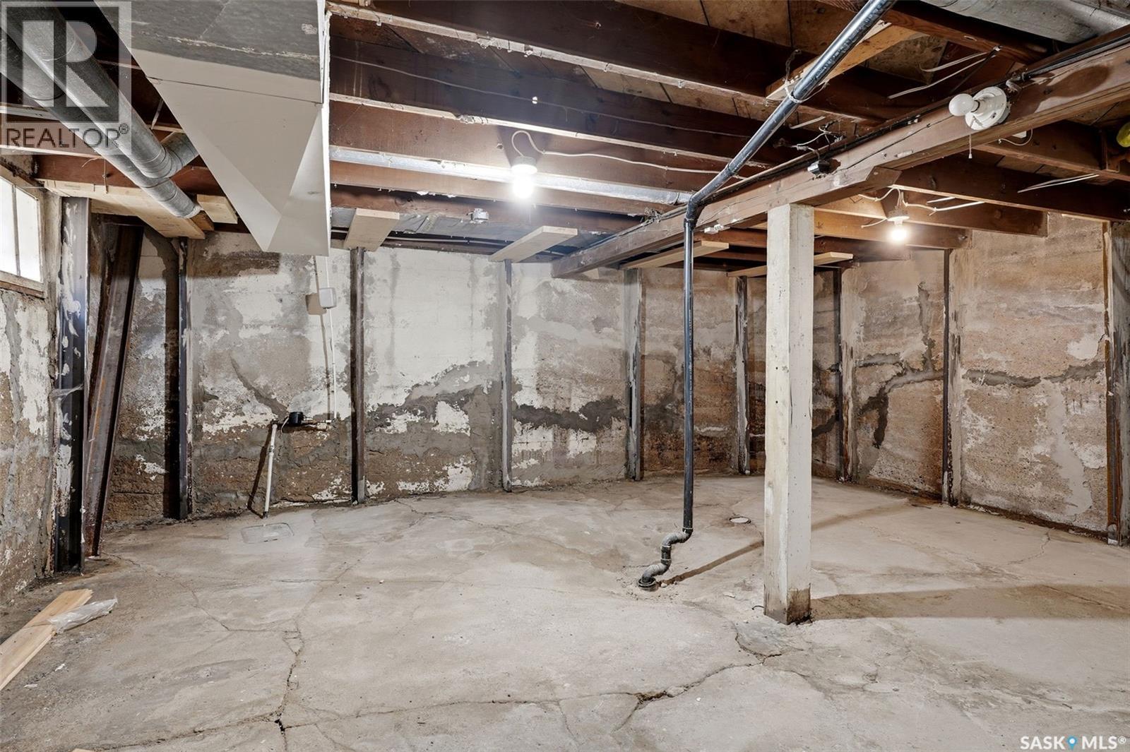 1555 Retallack Street, Regina, SK - Indoor Photo Showing Basement