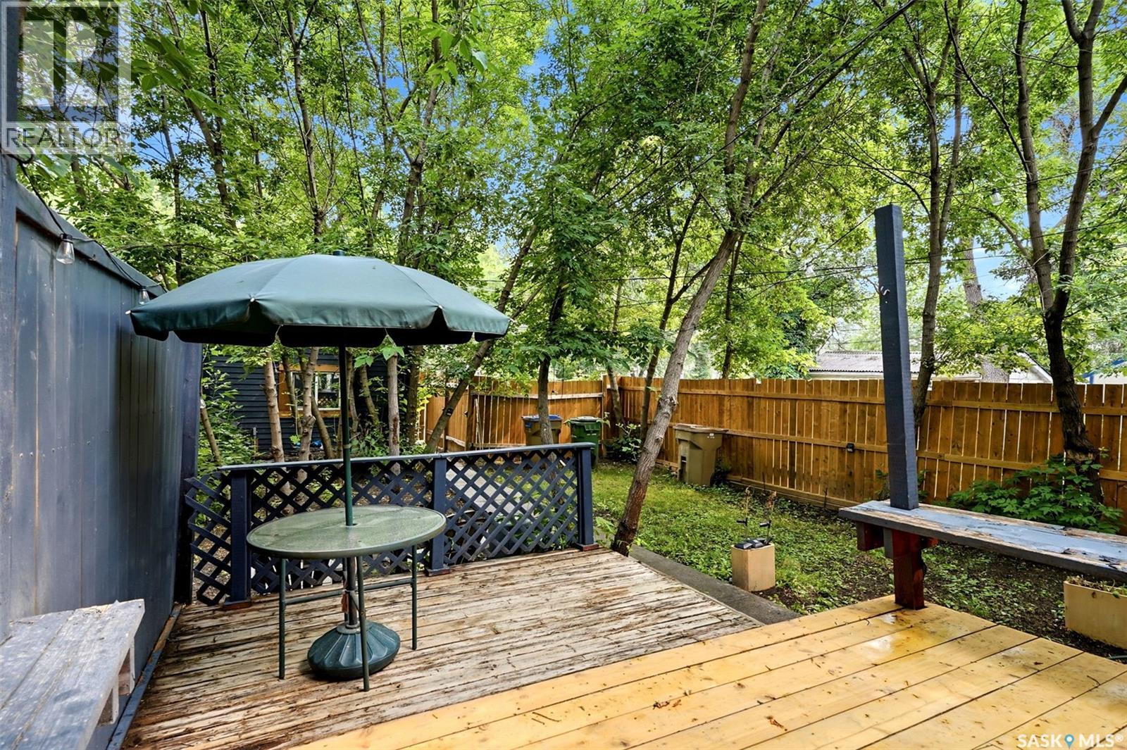1555 Retallack Street, Regina, SK - Outdoor With Deck Patio Veranda