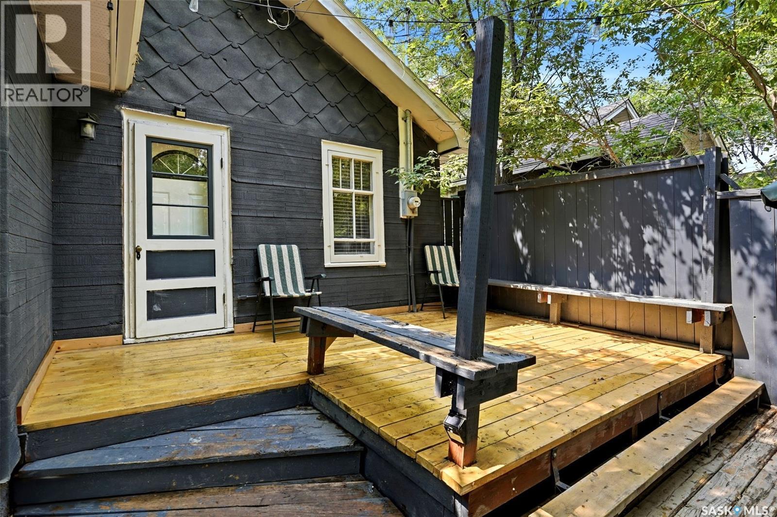 1555 Retallack Street, Regina, SK - Outdoor With Deck Patio Veranda