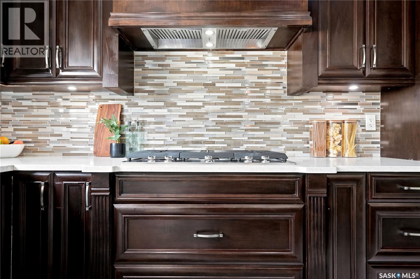 3325 Green Brook Road, Regina, SK - Indoor Photo Showing Kitchen With Upgraded Kitchen