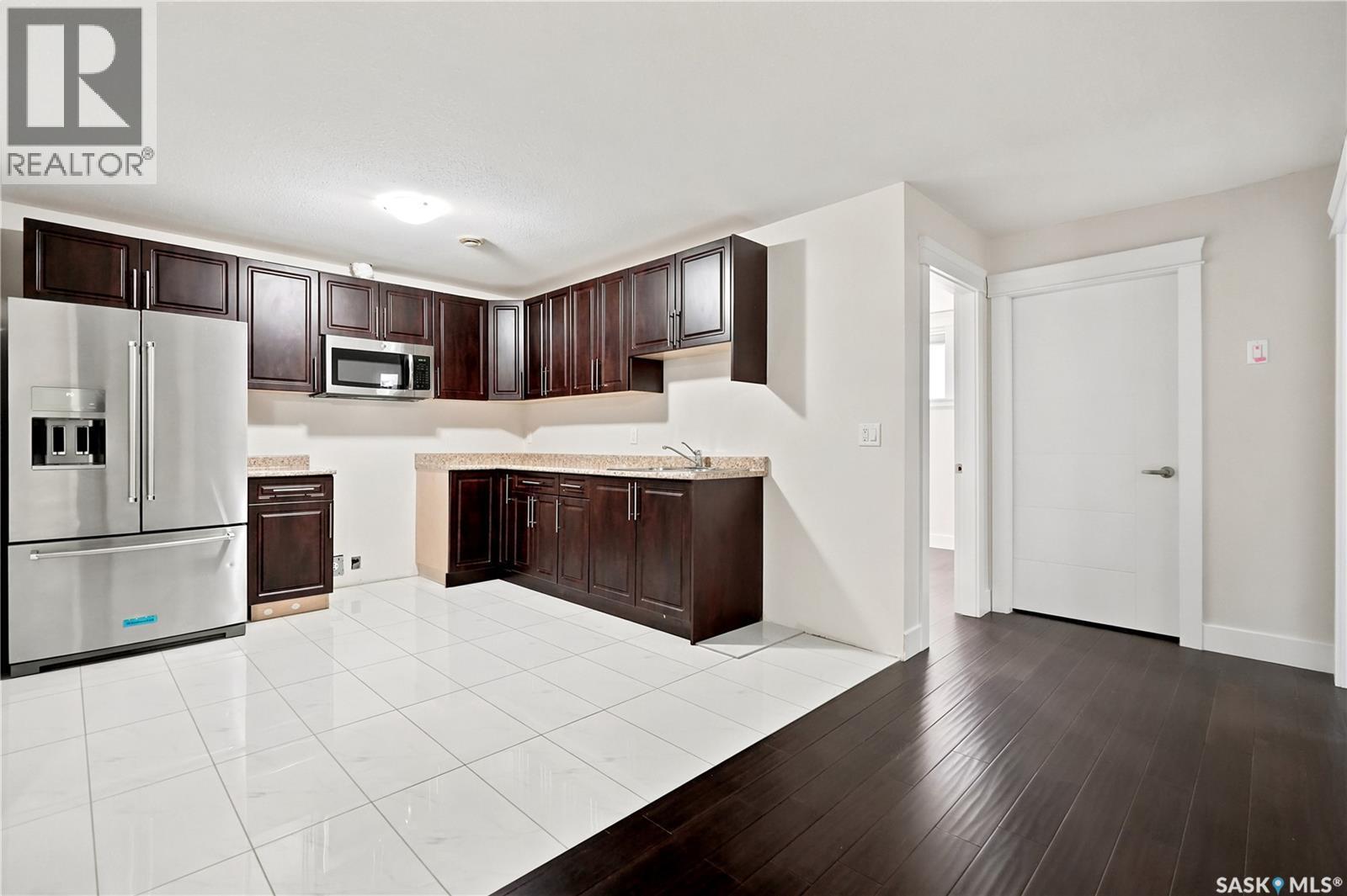 3325 Green Brook Road, Regina, SK - Indoor Photo Showing Kitchen With Stainless Steel Kitchen
