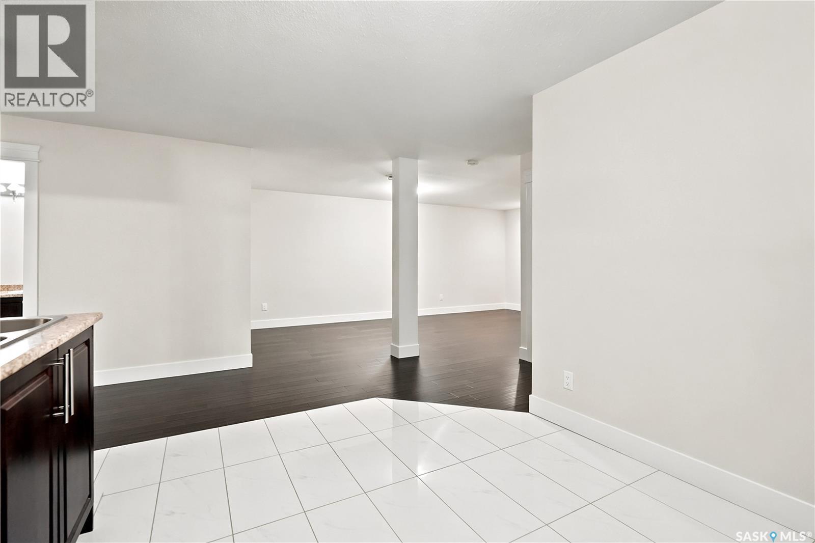 3325 Green Brook Road, Regina, SK - Indoor