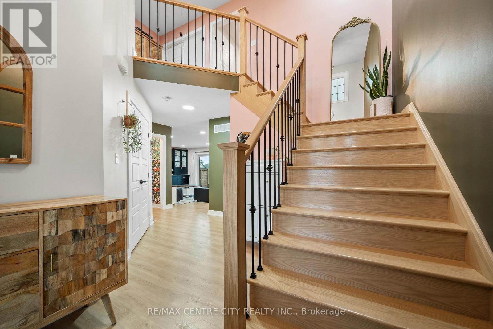 Soaring foyer - 76 Styles Drive, St. Thomas, ON - Indoor Photo Showing Other Room
