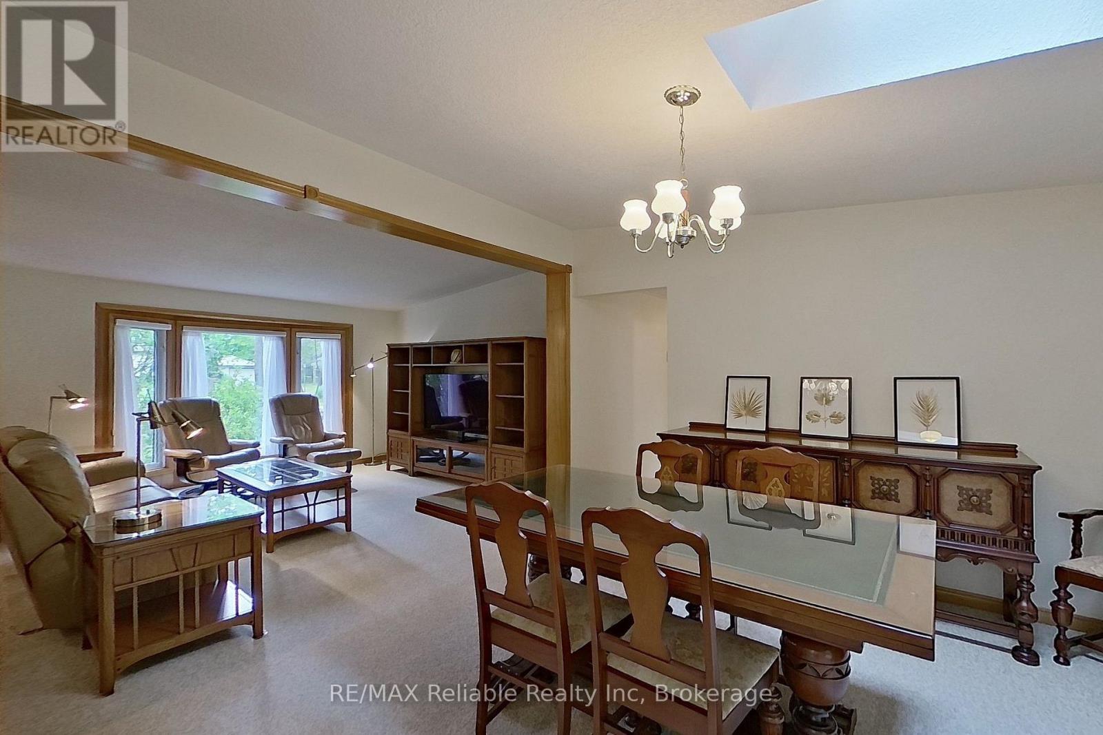 117 Tamarack Drive, Central Huron (Goderich), ON - Indoor Photo Showing Living Room