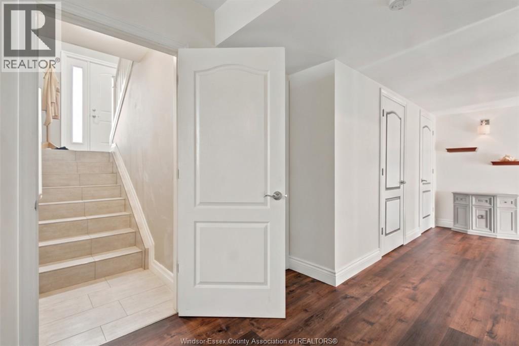 6 Joaney Lane, Cottam, ON - Indoor Photo Showing Other Room