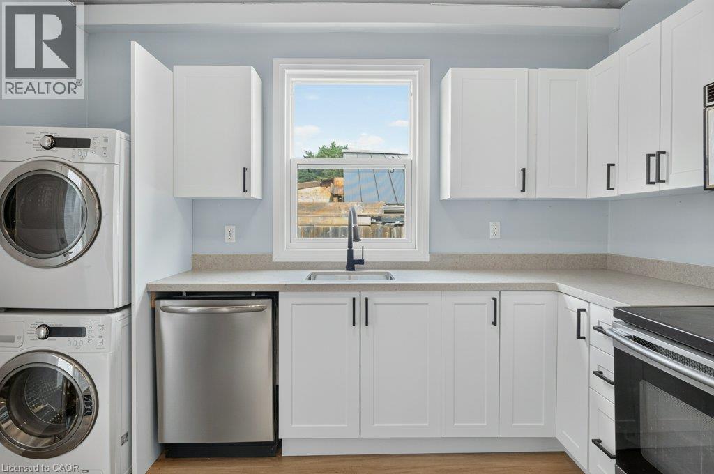149 Lottridge Street, Hamilton, ON - Indoor Photo Showing Laundry Room