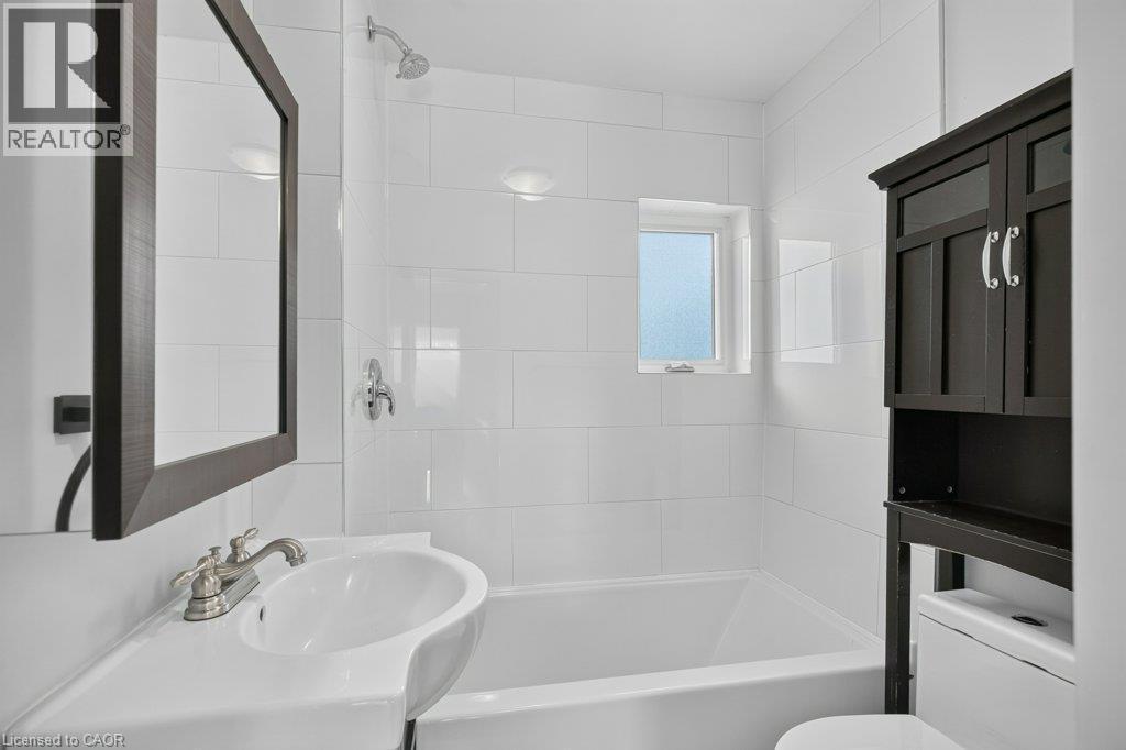 149 Lottridge Street, Hamilton, ON - Indoor Photo Showing Bathroom