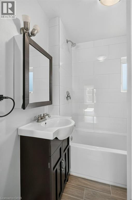 149 Lottridge Street, Hamilton, ON - Indoor Photo Showing Bathroom