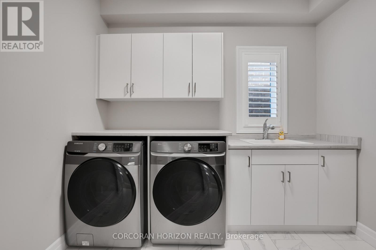 305 Blair Creek Drive, Kitchener, ON - Indoor Photo Showing Laundry Room