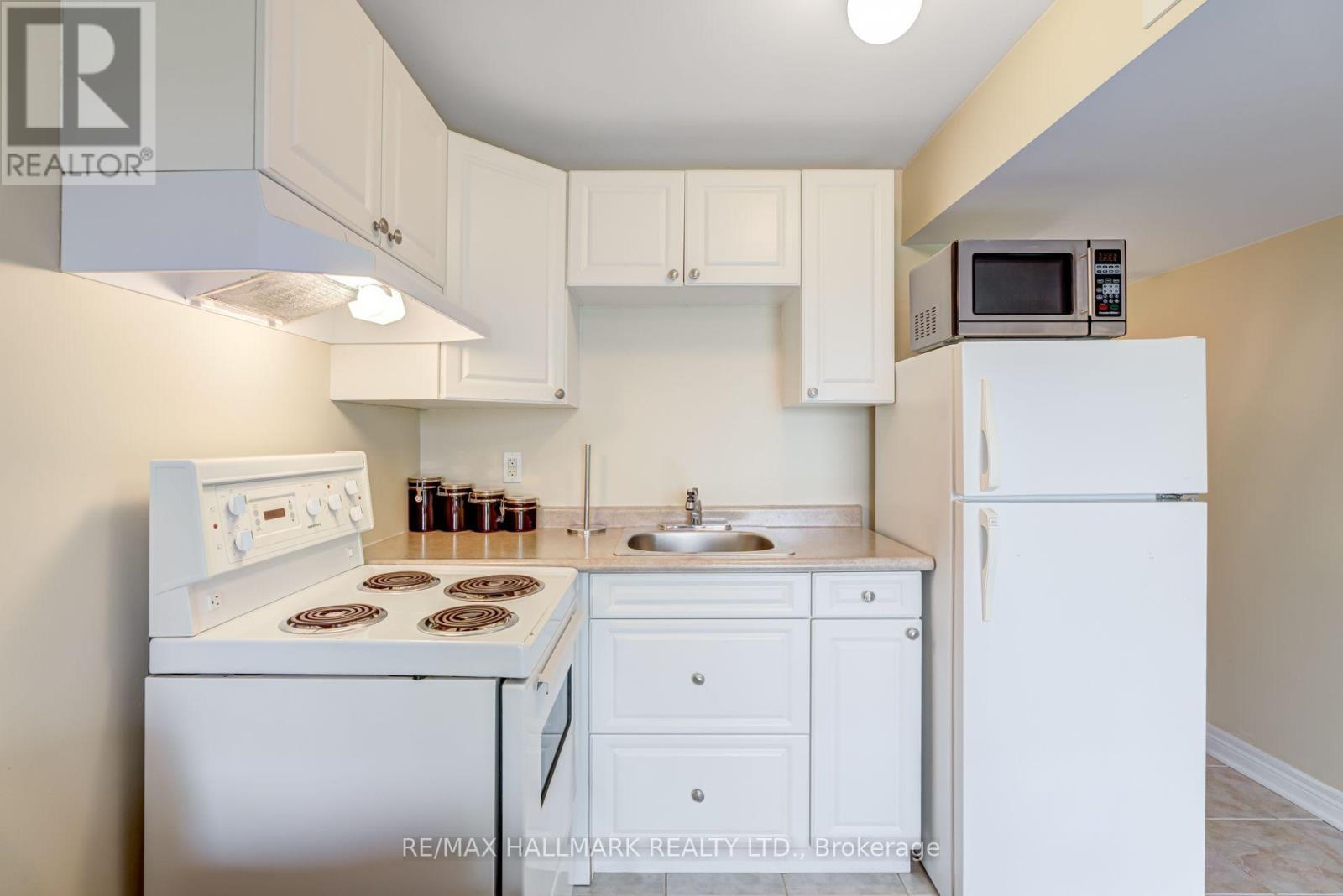 Bsmt - 97 Maple Ridge Crescent, Markham, ON - Indoor Photo Showing Kitchen
