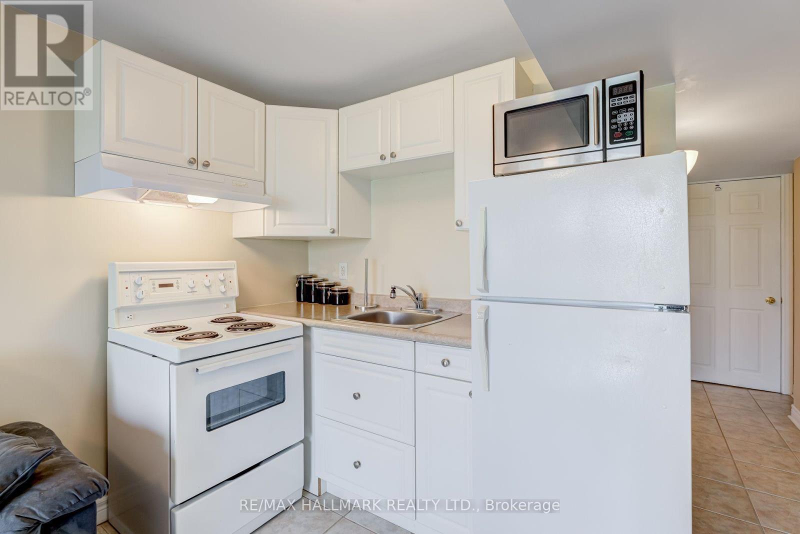Bsmt - 97 Maple Ridge Crescent, Markham, ON - Indoor Photo Showing Kitchen