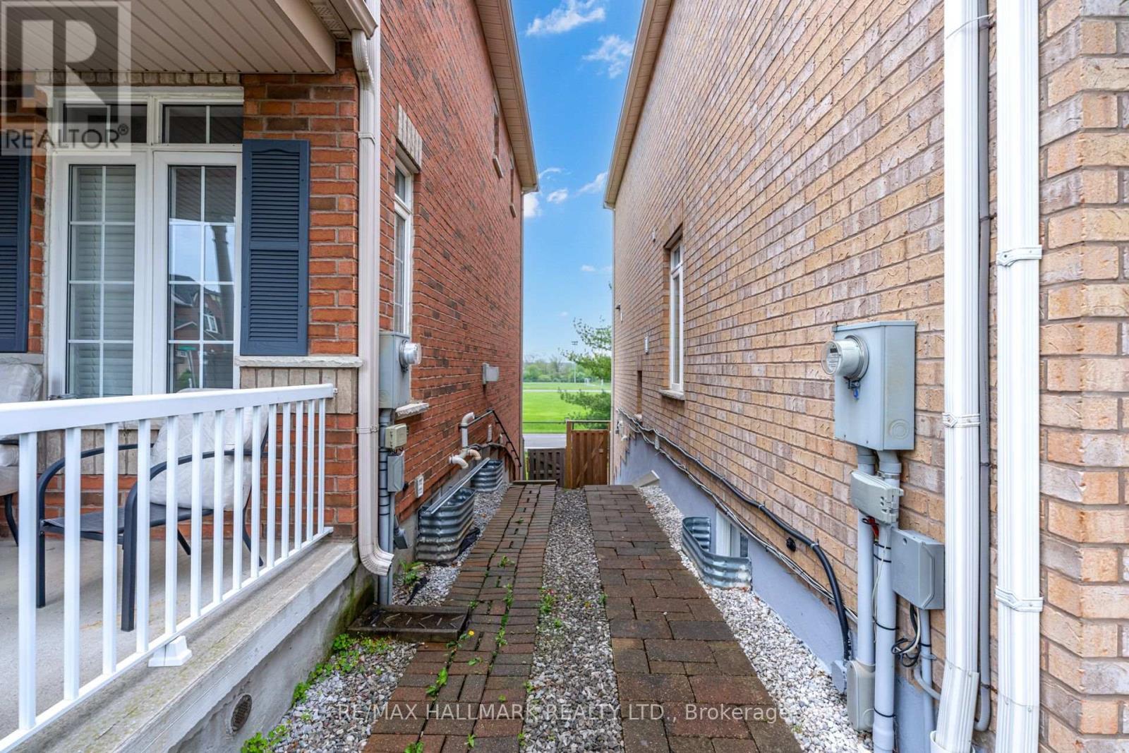 Bsmt - 97 Maple Ridge Crescent, Markham, ON - Outdoor