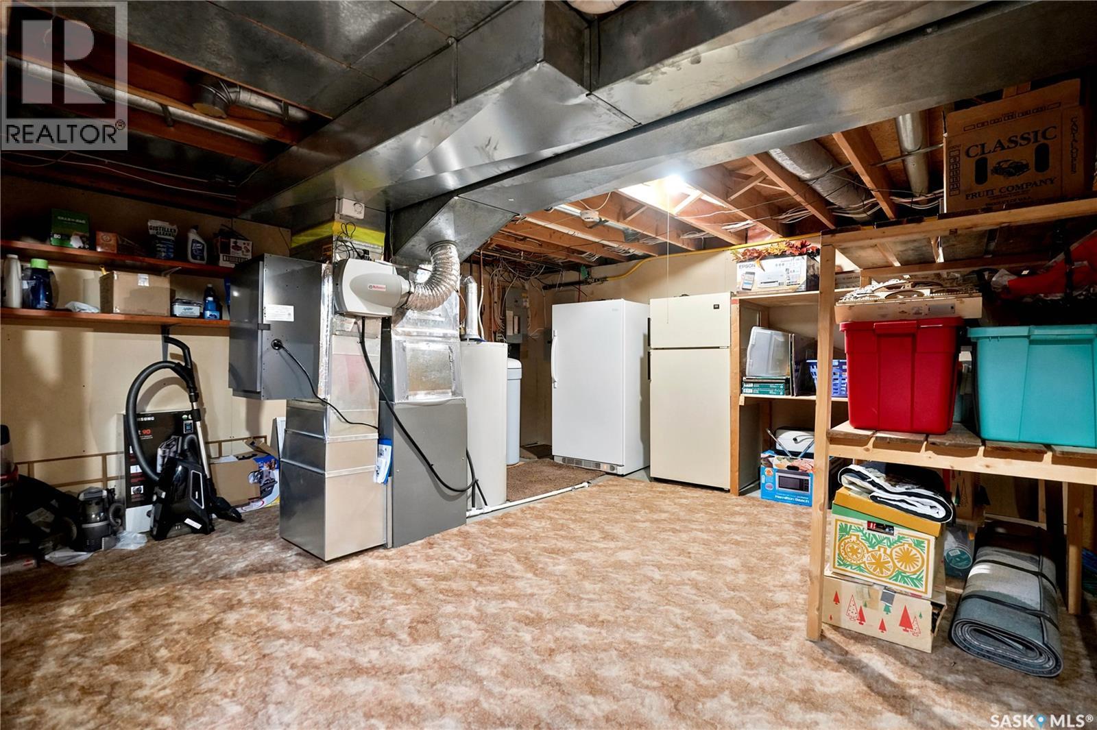 6112 Brunskill Place, Regina, SK - Indoor Photo Showing Basement