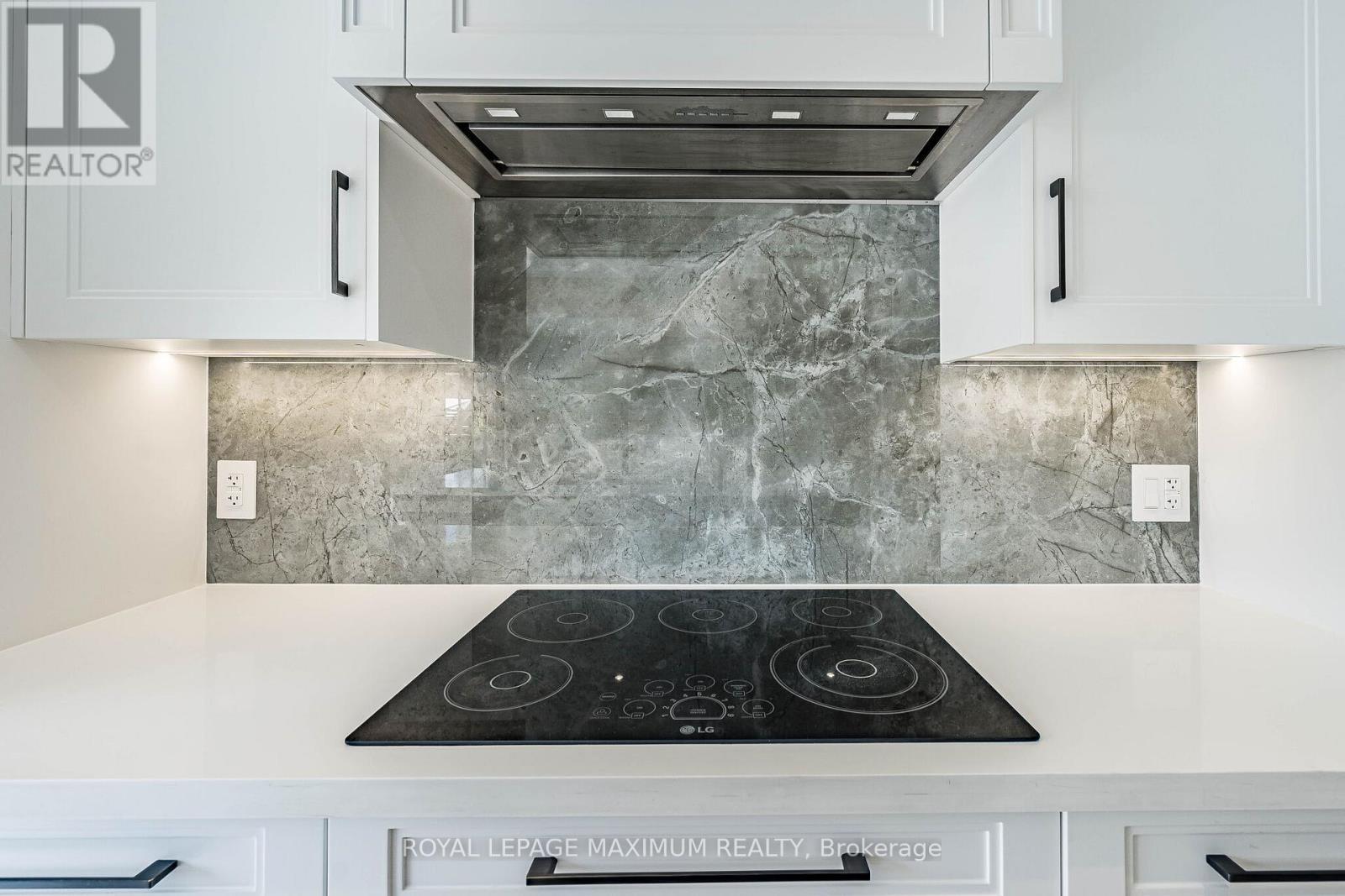 138 Jackman Crescent, Vaughan, ON - Indoor Photo Showing Kitchen