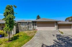 #607-2829 Arbutus Rd Saanich, BC V8N 5X5