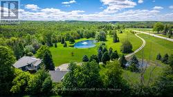 Elevated Country Living 20 Minutes From The 401 - 