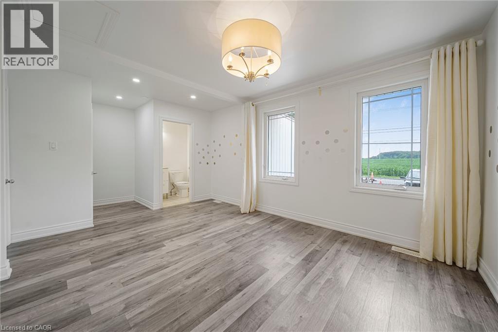 7332 Twenty Road E, Glanbrook, ON - Indoor Photo Showing Other Room