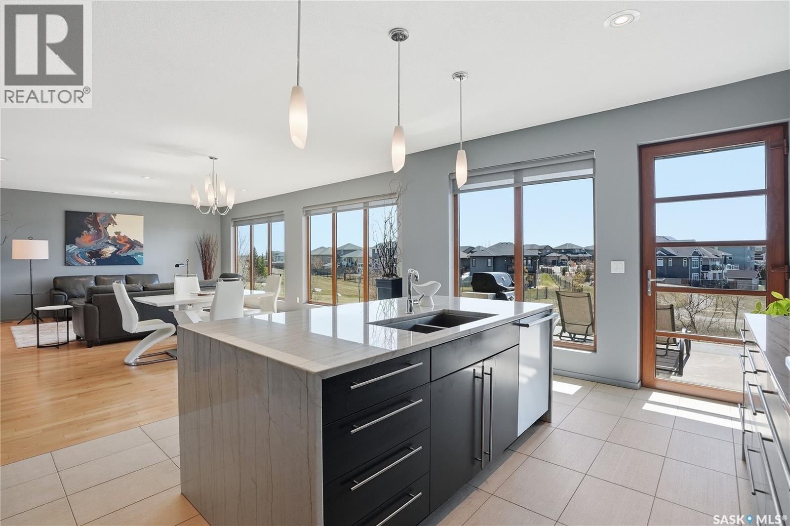 254 Whalley Crescent, Saskatoon, SK - Indoor Photo Showing Kitchen With Double Sink