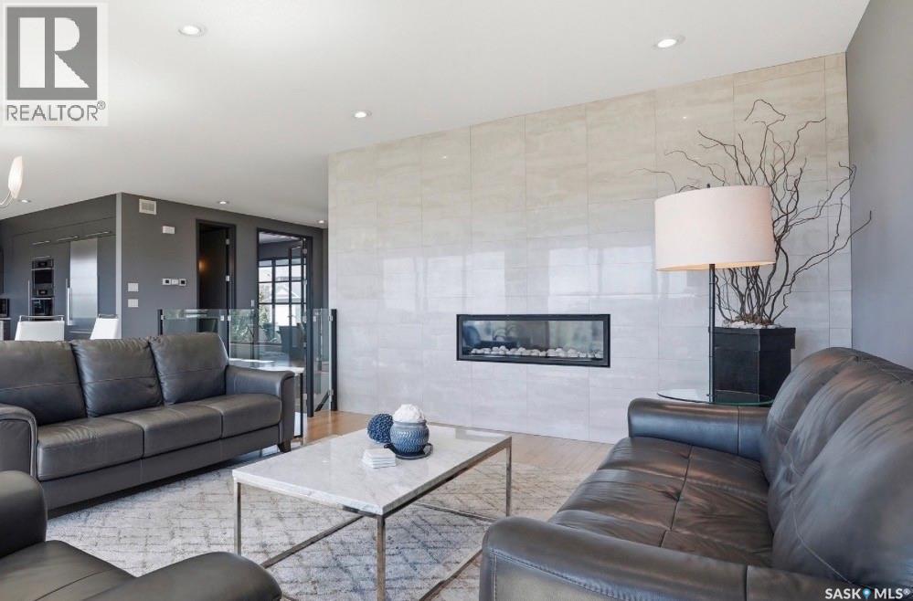 254 Whalley Crescent, Saskatoon, SK - Indoor Photo Showing Living Room With Fireplace
