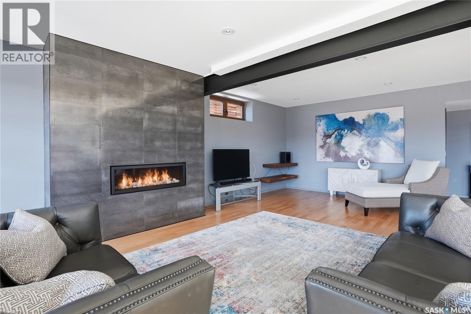 254 Whalley Crescent, Saskatoon, SK - Indoor Photo Showing Living Room With Fireplace