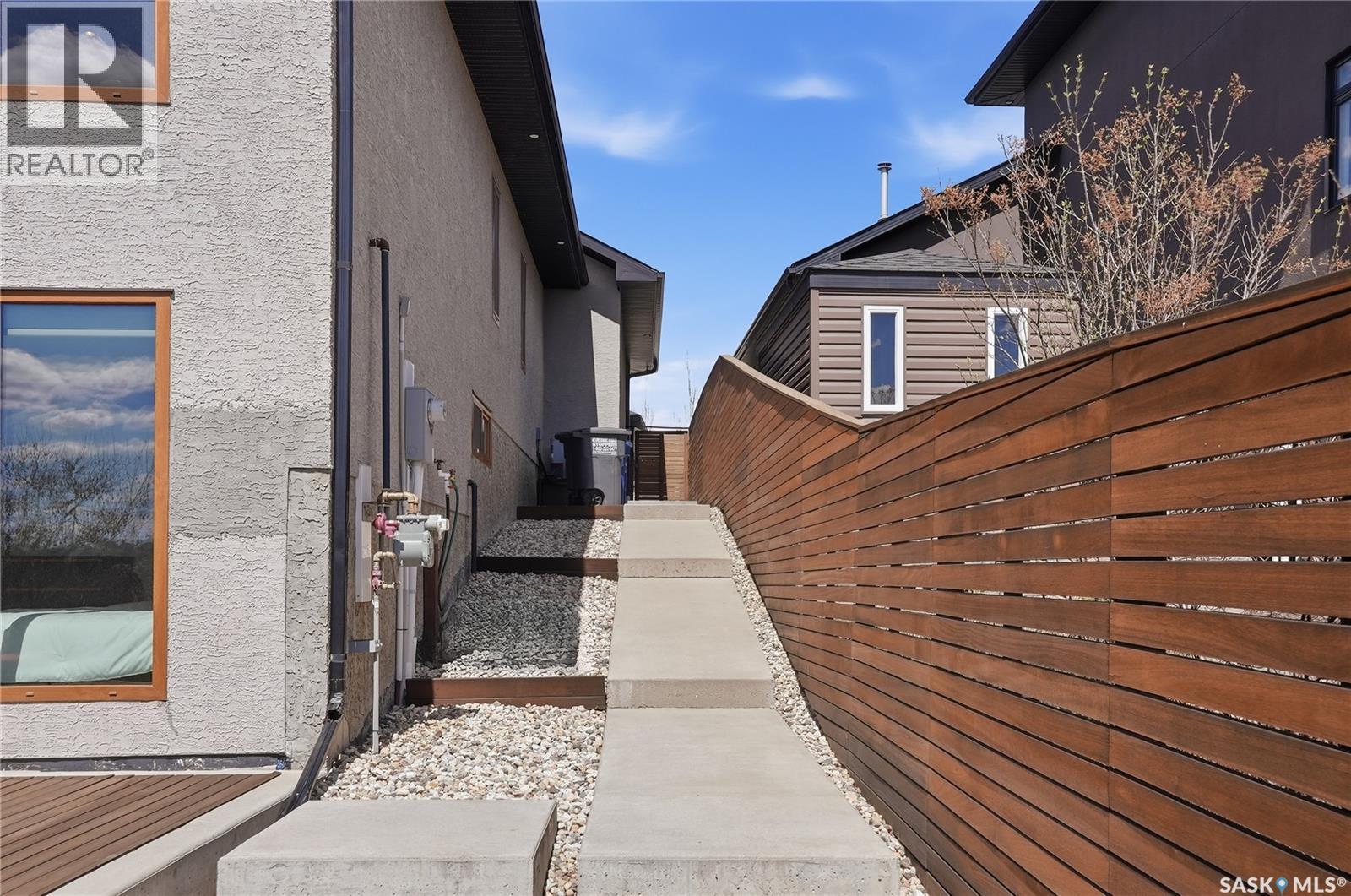 254 Whalley Crescent, Saskatoon, SK - Outdoor With Exterior