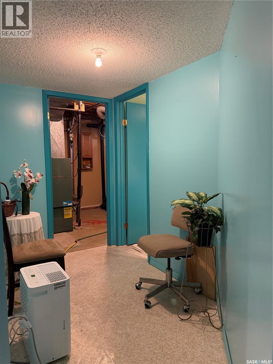 218 Rose Street, Lemberg, SK - Indoor Photo Showing Office