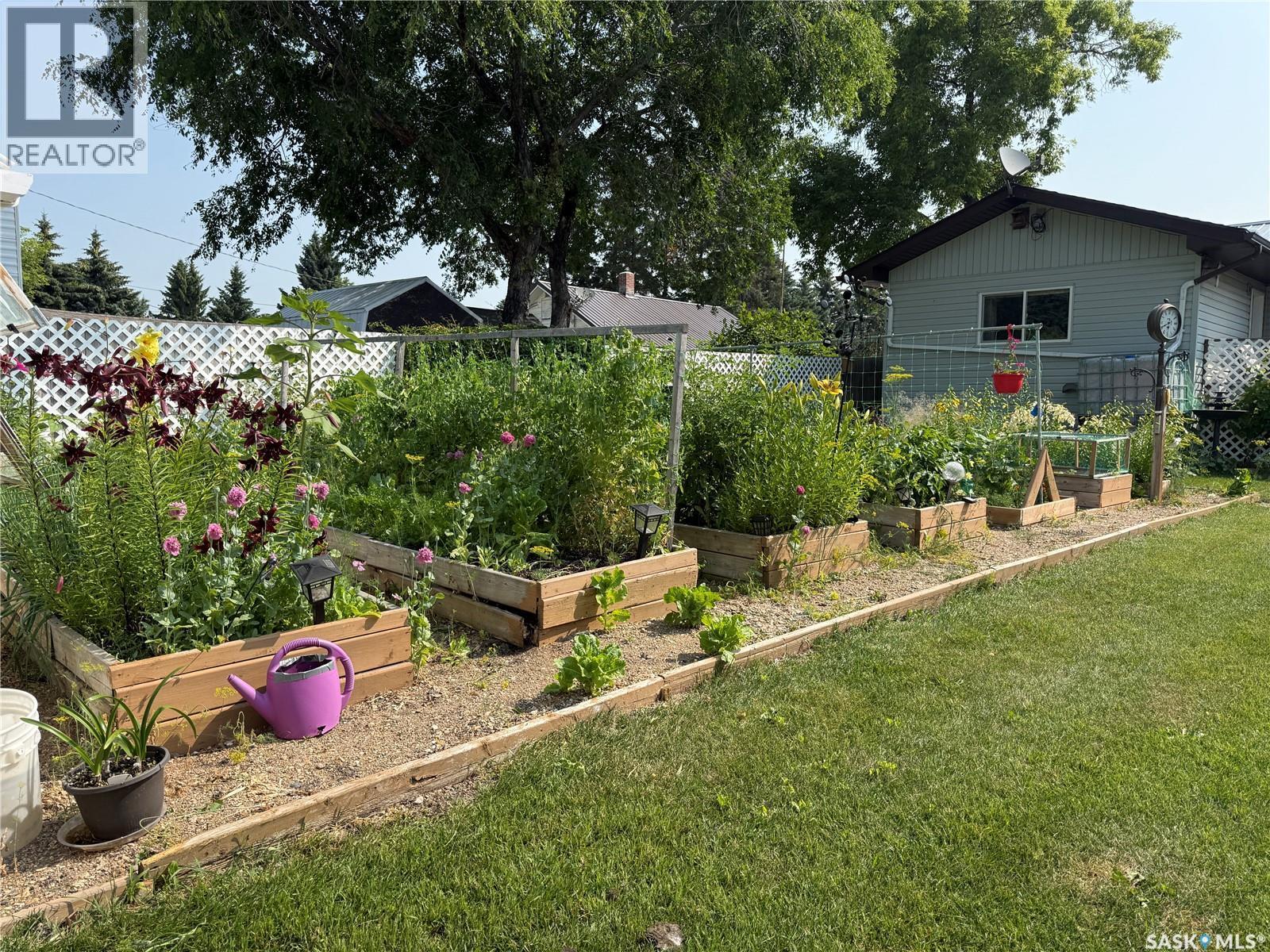 218 Rose Street, Lemberg, SK - Outdoor