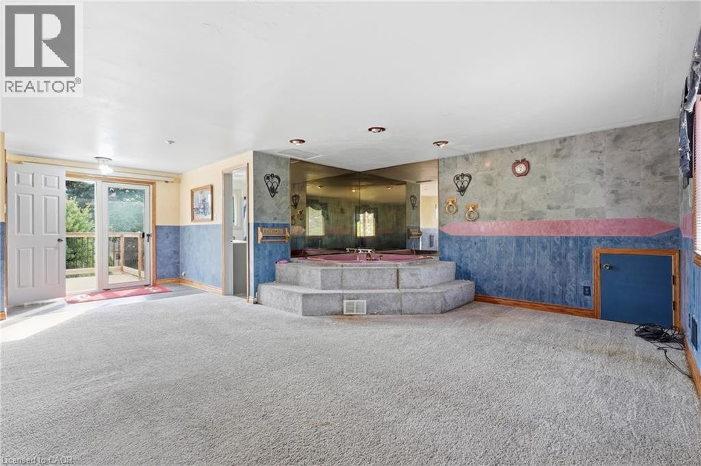 101 Crosby Drive, Kitchener, ON - Indoor Photo Showing Bedroom