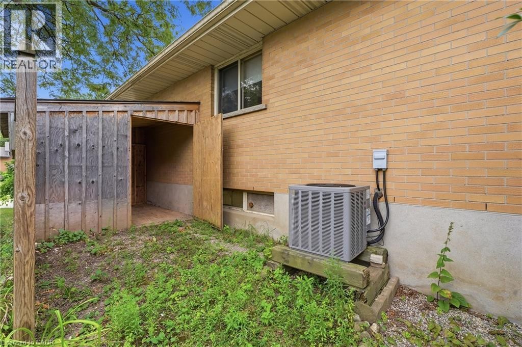 101 Crosby Drive, Kitchener, ON - Outdoor With Exterior
