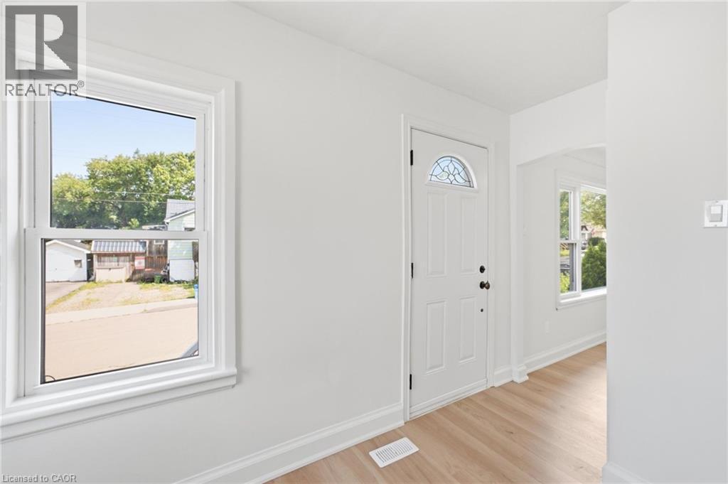 22 David Avenue, Hamilton, ON - Indoor Photo Showing Other Room