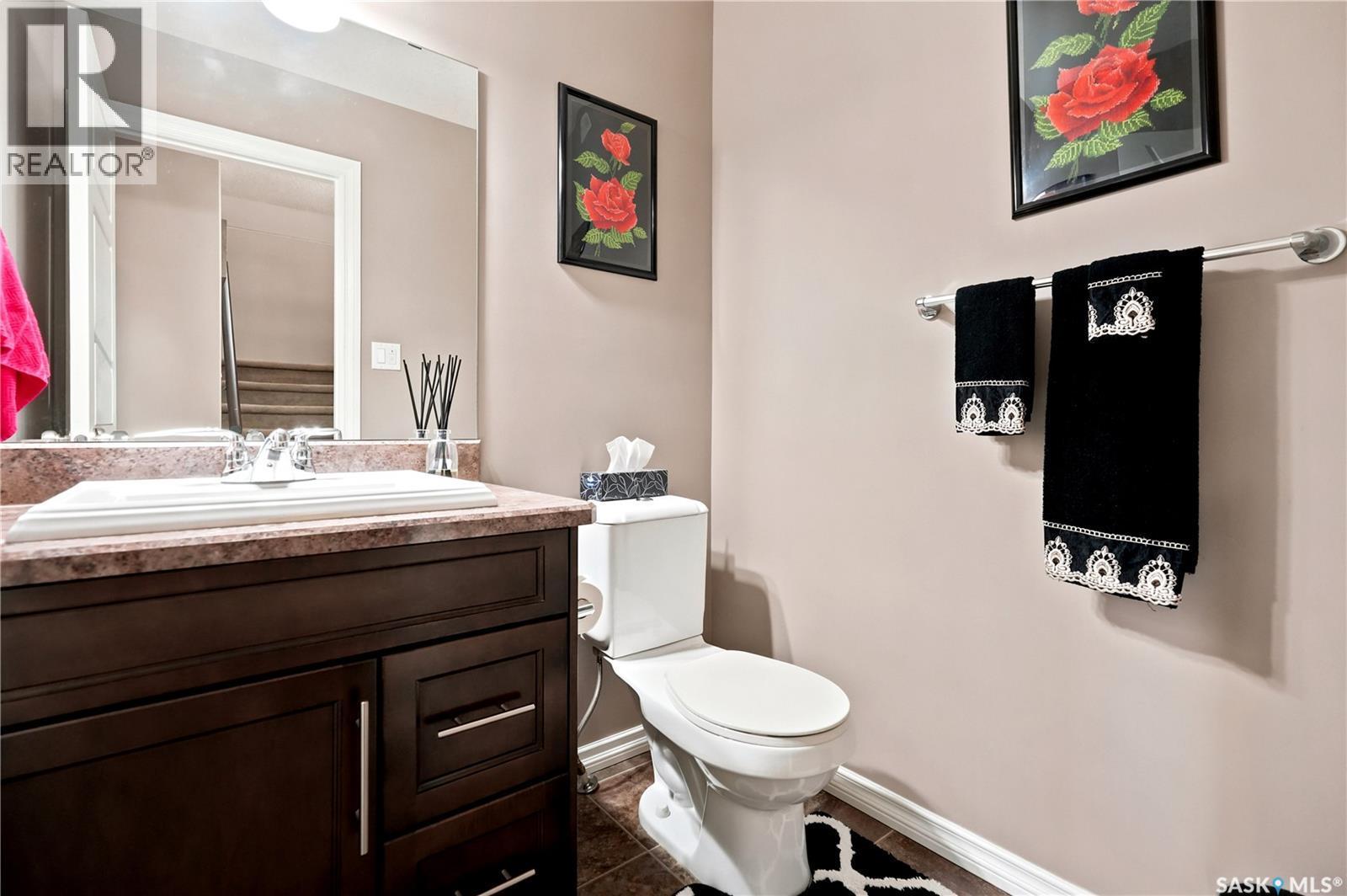 104 4100 Sandhill Crescent, Regina, SK - Indoor Photo Showing Bathroom