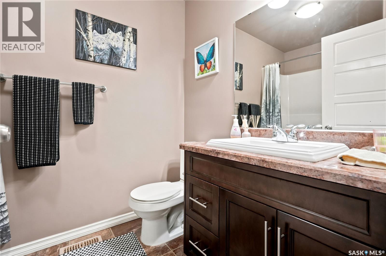 104 4100 Sandhill Crescent, Regina, SK - Indoor Photo Showing Bathroom
