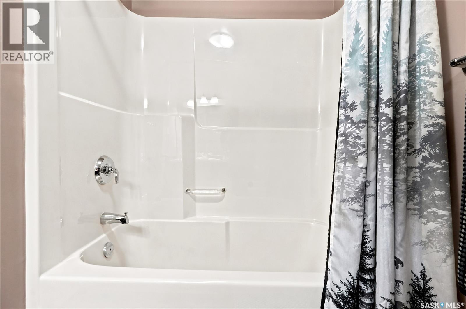 104 4100 Sandhill Crescent, Regina, SK - Indoor Photo Showing Bathroom