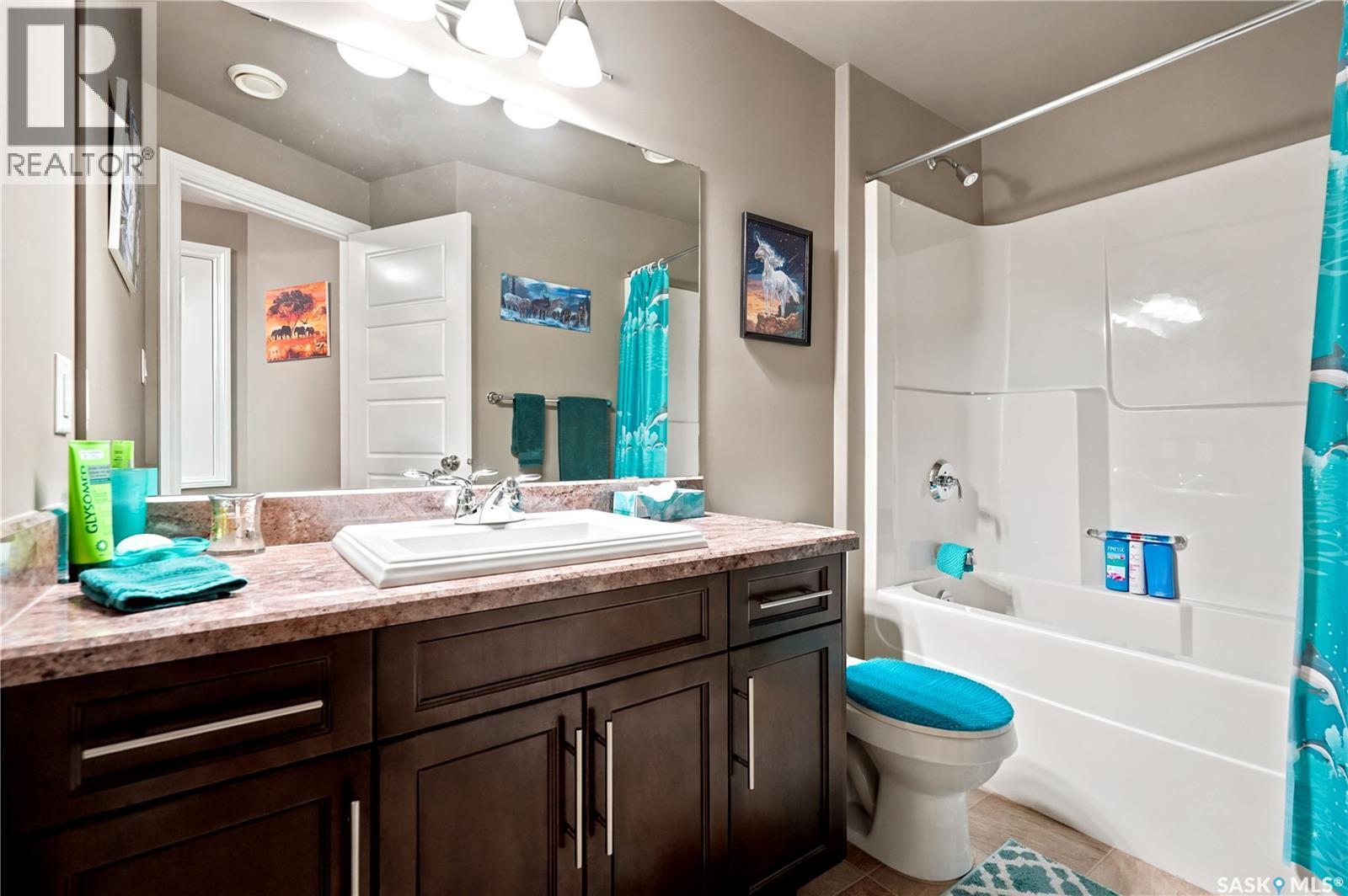 104 4100 Sandhill Crescent, Regina, SK - Indoor Photo Showing Bathroom