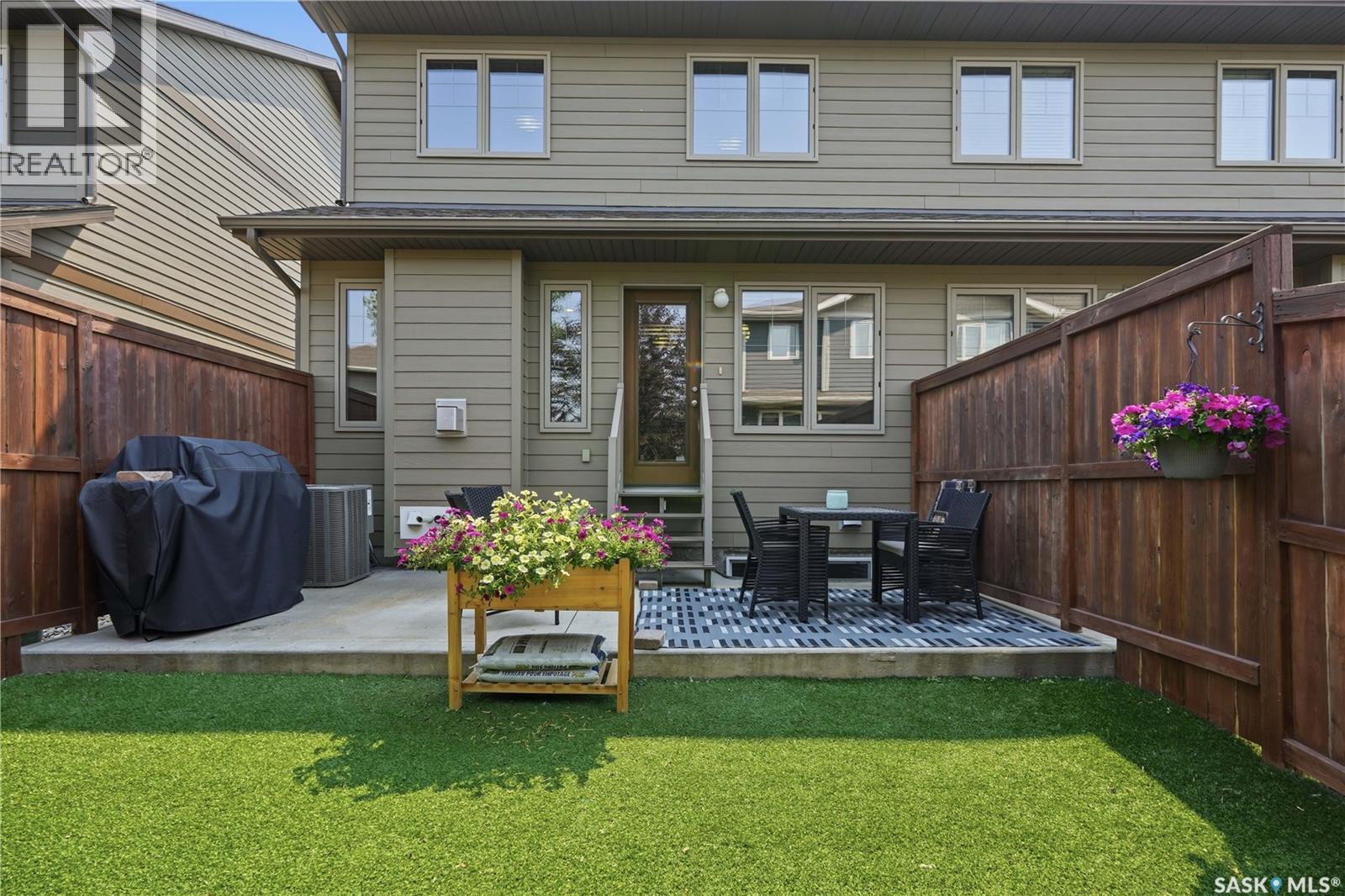 104 4100 Sandhill Crescent, Regina, SK - Outdoor With Exterior