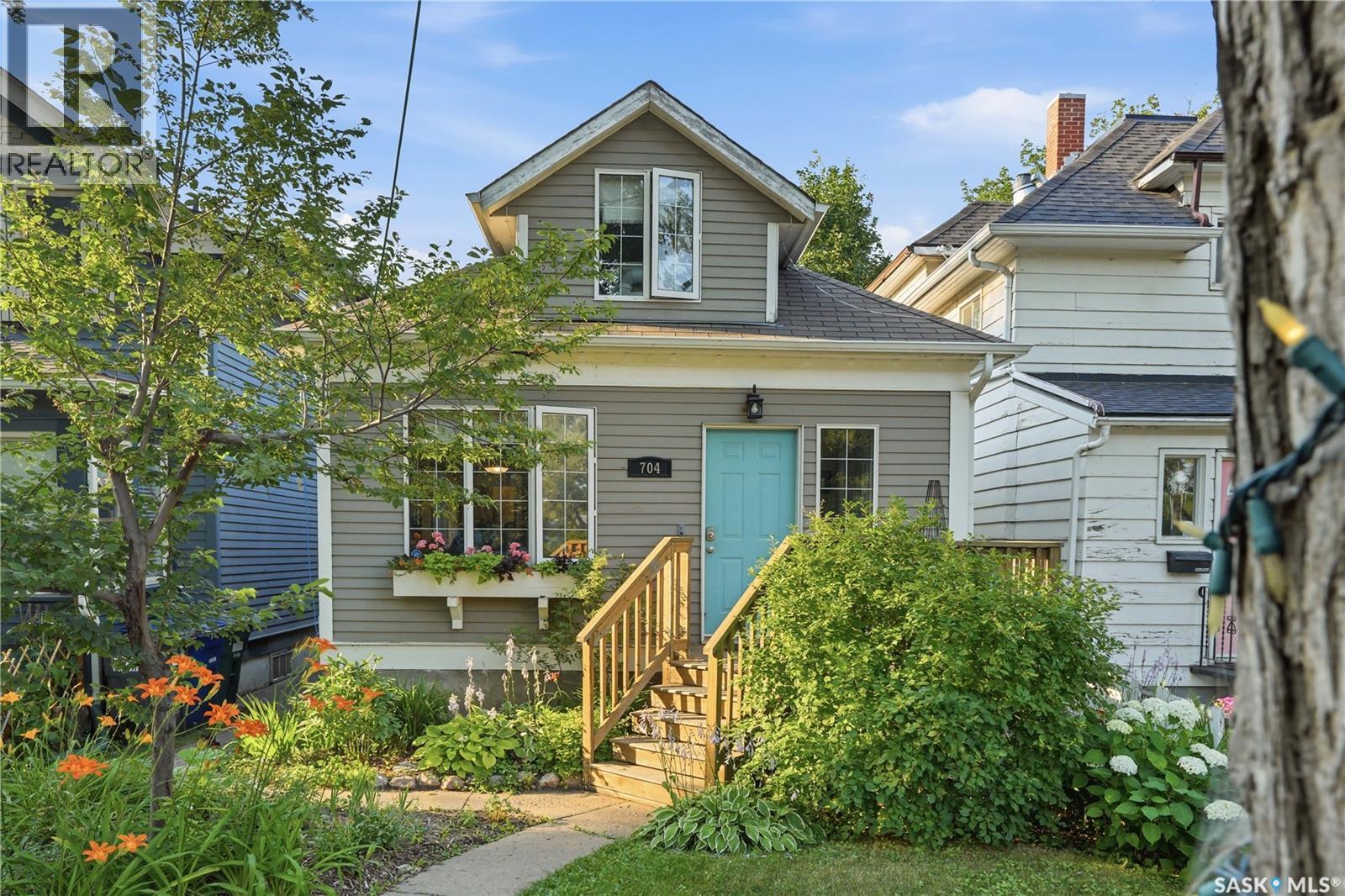 704 32Nd Street W, Saskatoon, SK - Outdoor