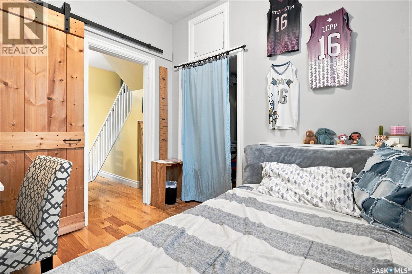 704 32Nd Street W, Saskatoon, SK - Indoor Photo Showing Bedroom
