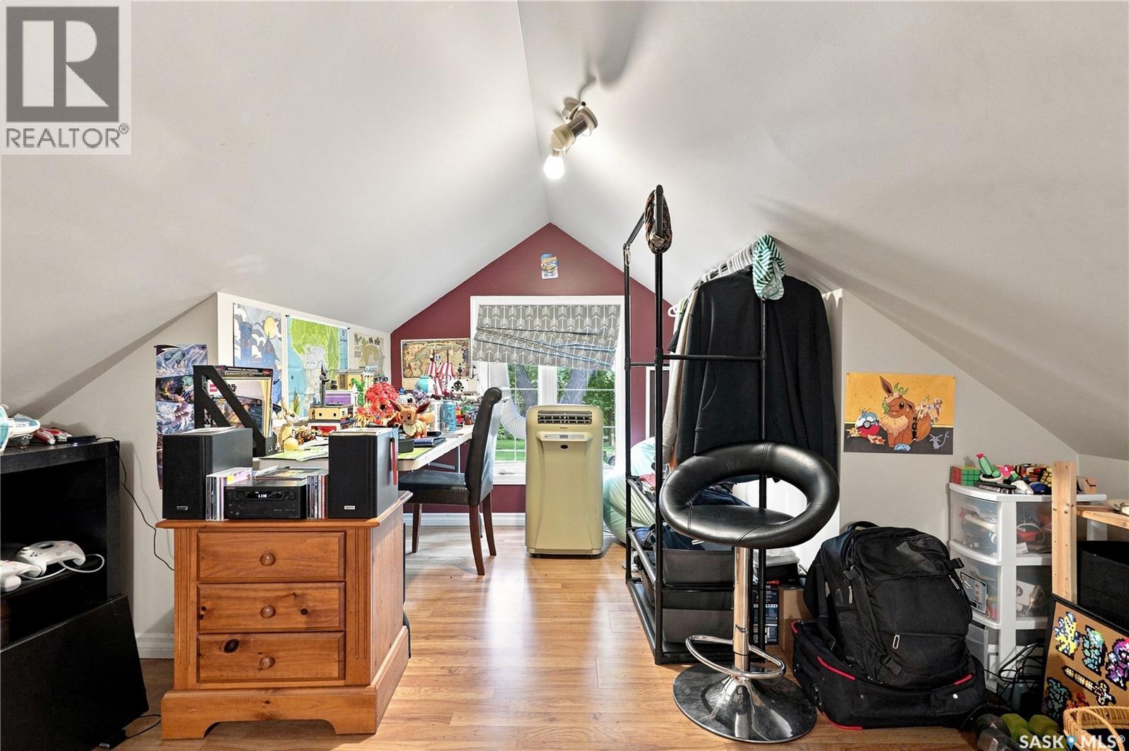 704 32Nd Street W, Saskatoon, SK - Indoor
