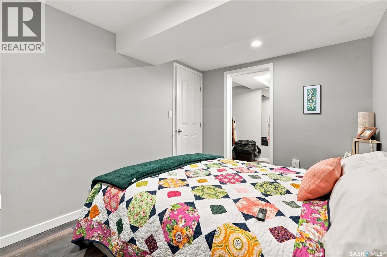 704 32Nd Street W, Saskatoon, SK - Indoor Photo Showing Bedroom