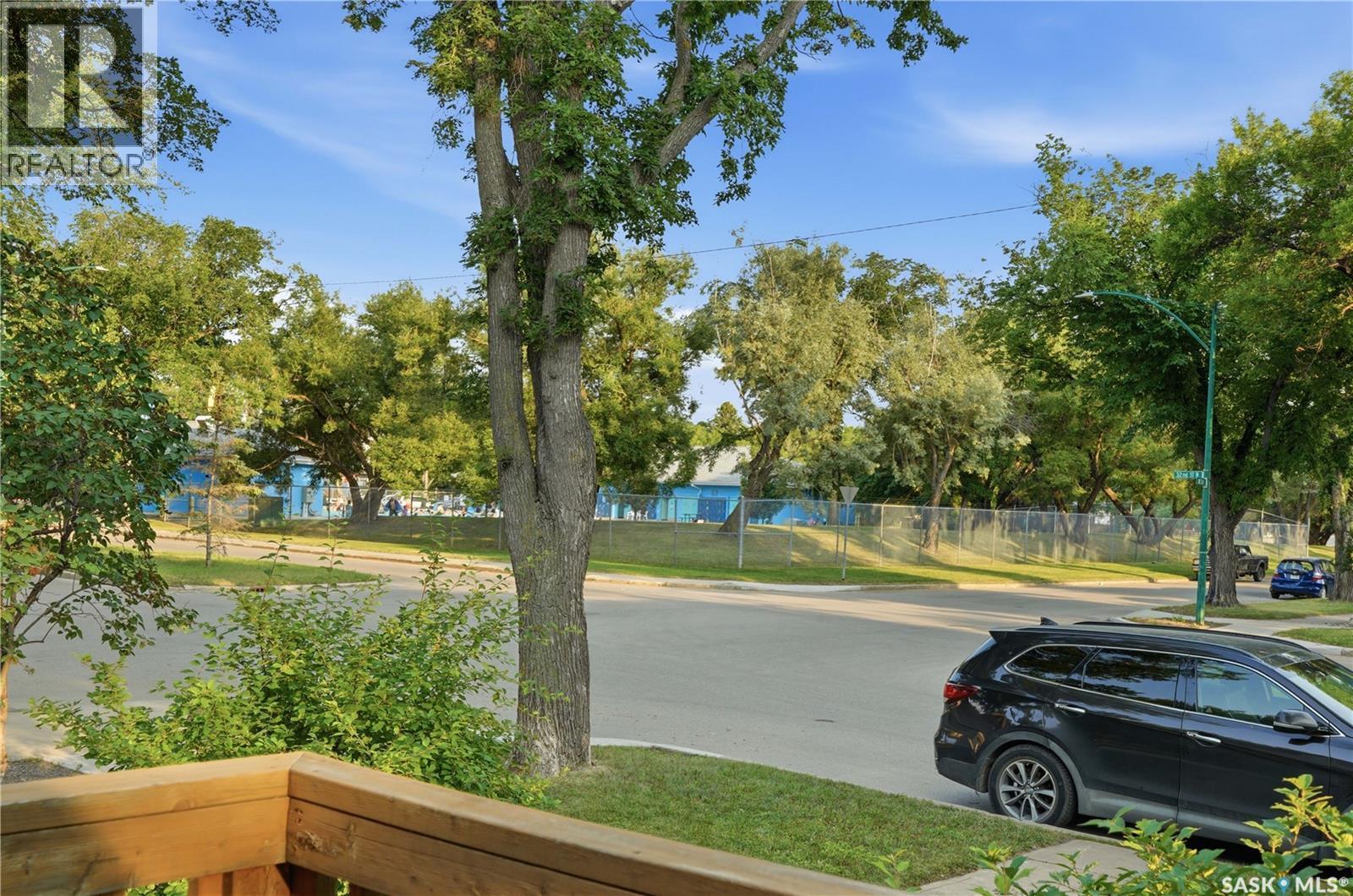 704 32Nd Street W, Saskatoon, SK - Outdoor With View