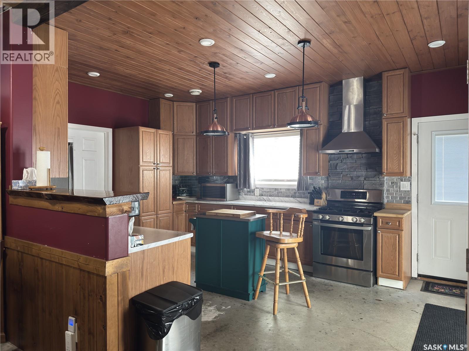 139 Lakeview Drive, Island View, SK - Indoor Photo Showing Kitchen