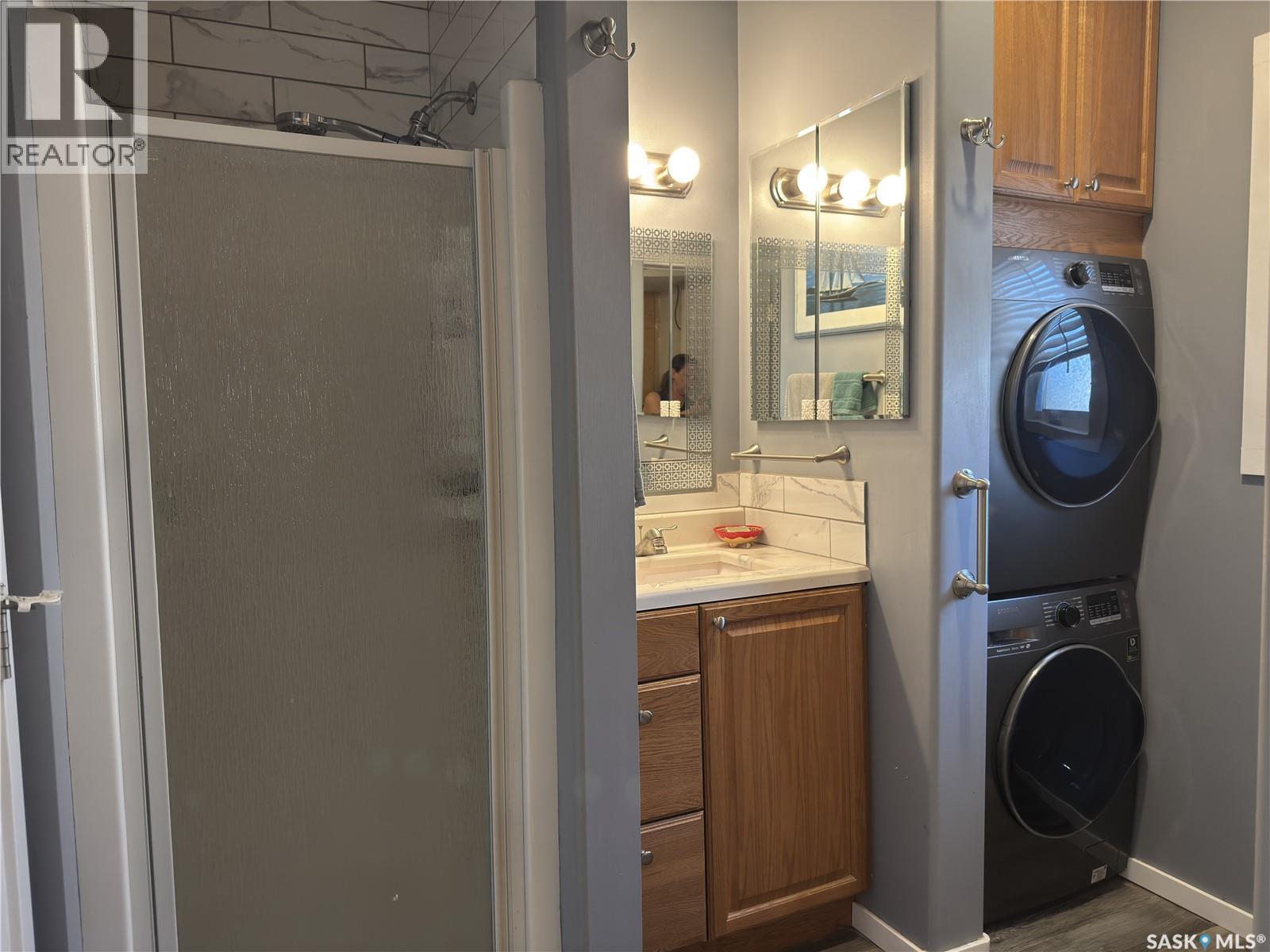139 Lakeview Drive, Island View, SK - Indoor Photo Showing Laundry Room