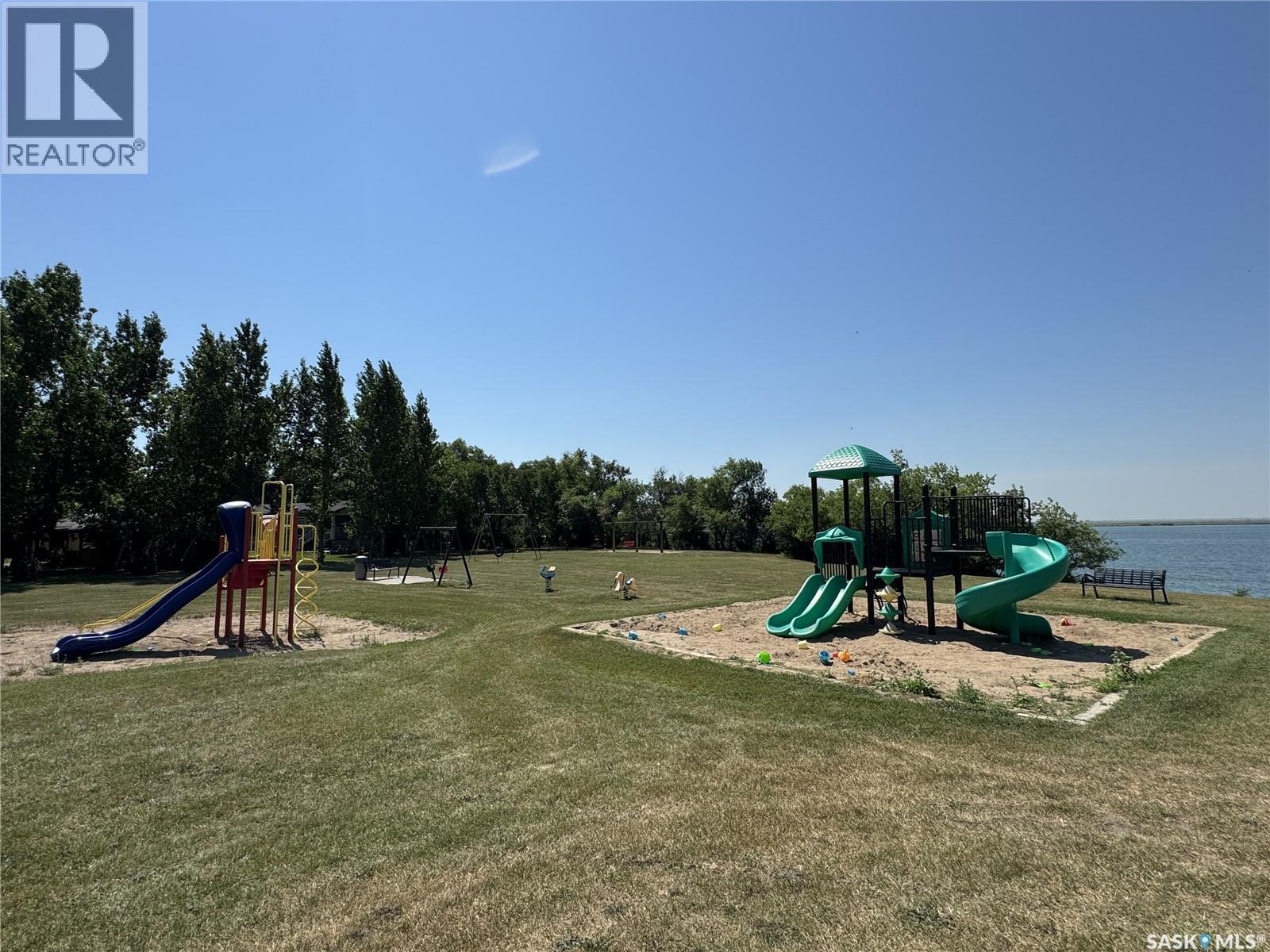 139 Lakeview Drive, Island View, SK - Outdoor With Body Of Water