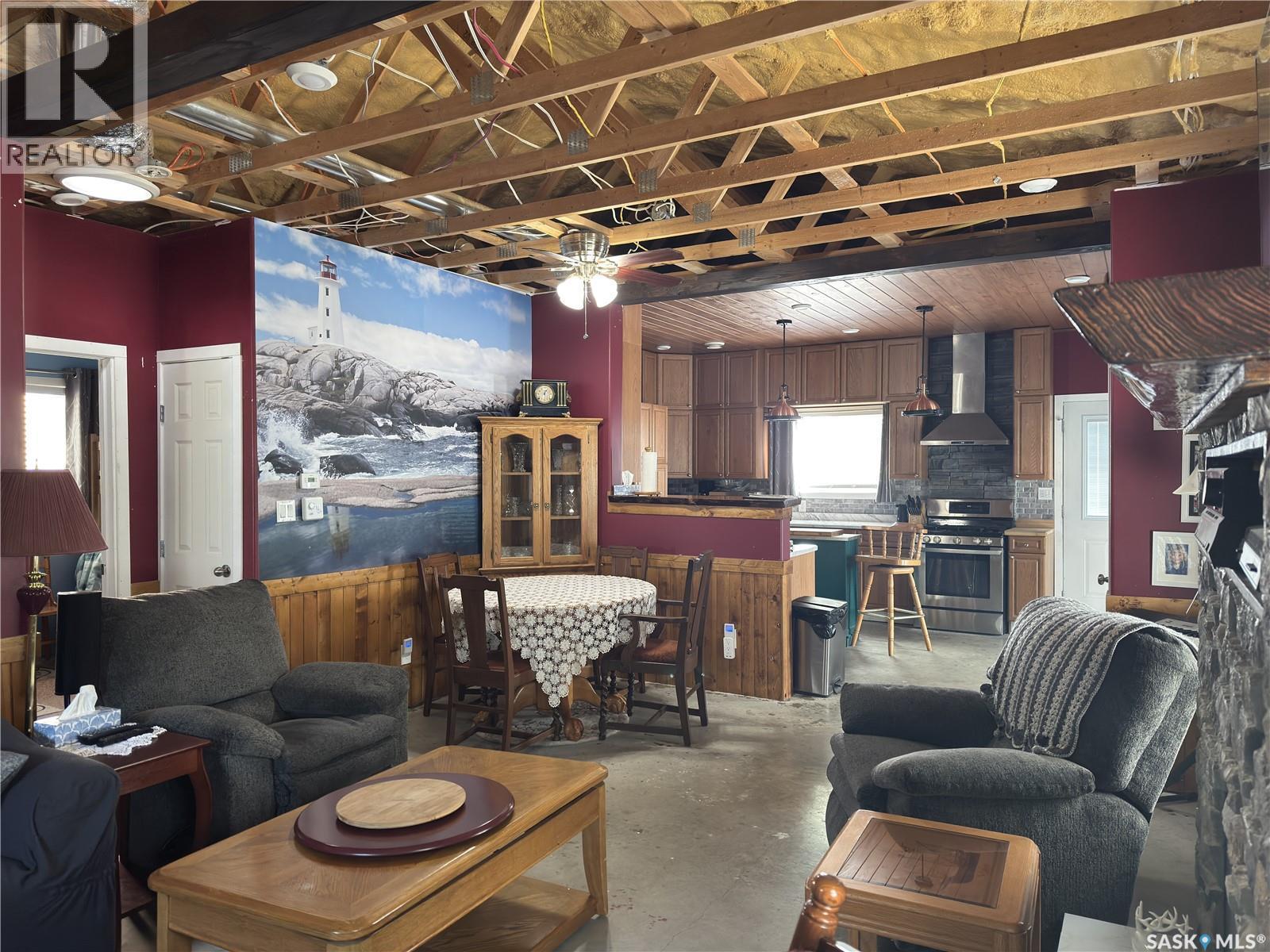 139 Lakeview Drive, Island View, SK - Indoor Photo Showing Living Room