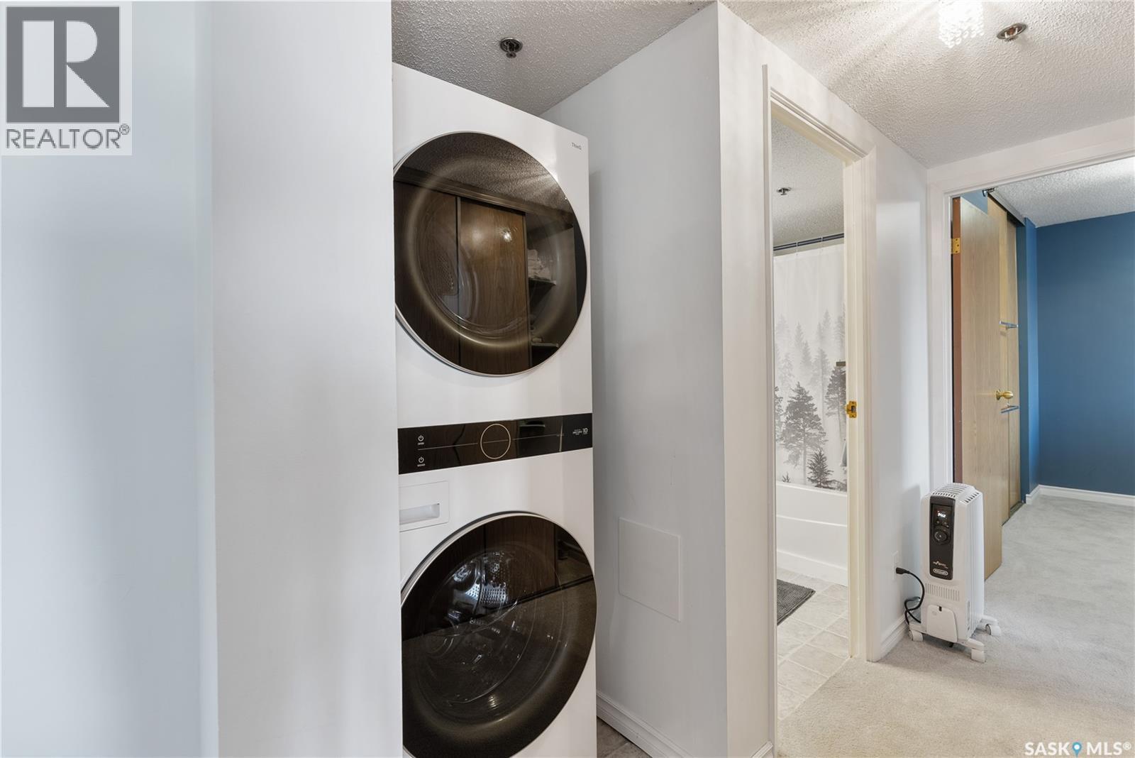 701 430 5Th Avenue N, Saskatoon, SK - Indoor Photo Showing Laundry Room
