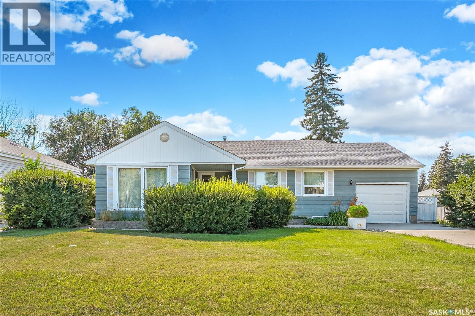 610 Acadia Drive, Saskatoon, SK - Outdoor