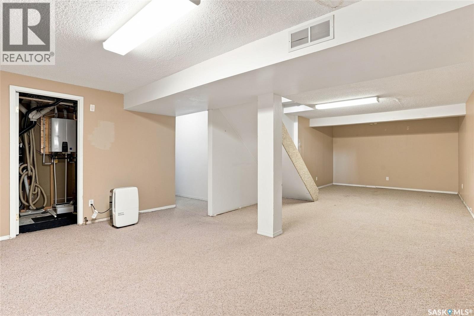 610 Acadia Drive, Saskatoon, SK - Indoor